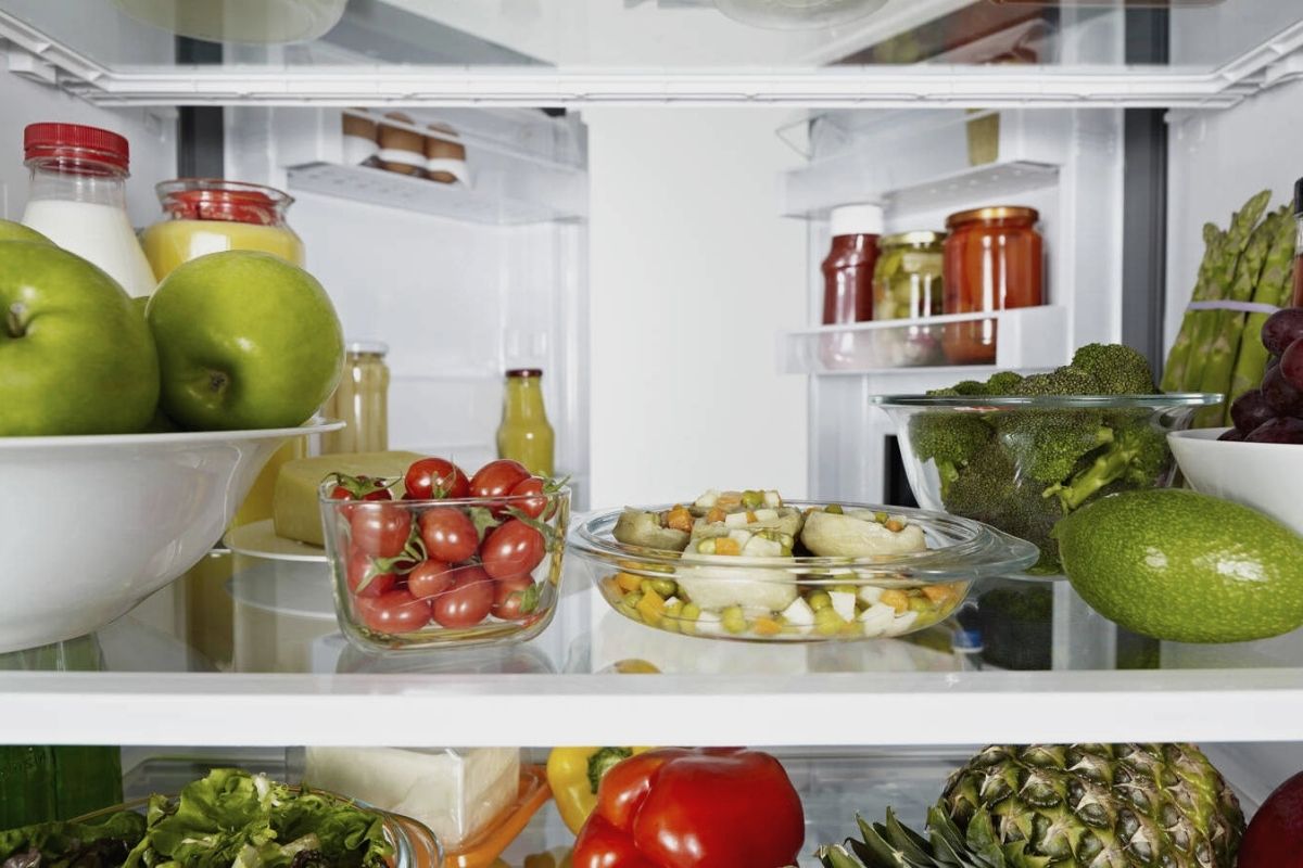 Frigorífico con los alimentos colocados